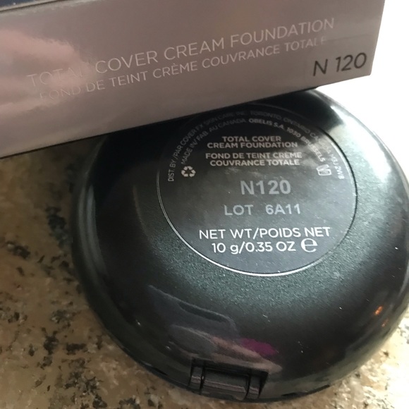 Cover FX Foundation - Picture 5 of 7